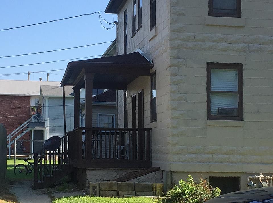 2nd image of 195 S Prairie Ave