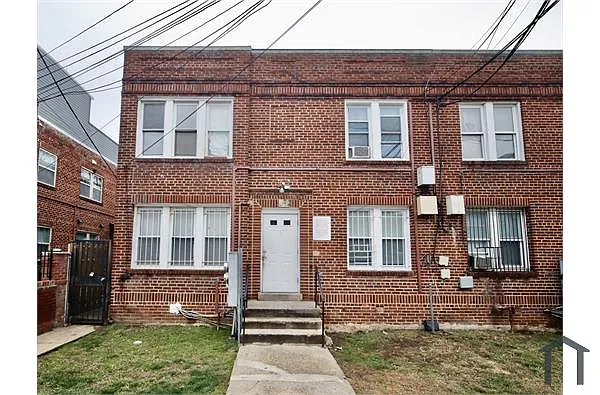 Photo 1 of 3 - 1853 Kendall St NE #3 - Washington, DC Primary Photo - 1853 Kendall St NE #3
