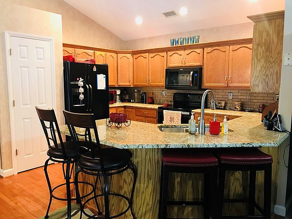 5th image of 357 Clearwater Dr