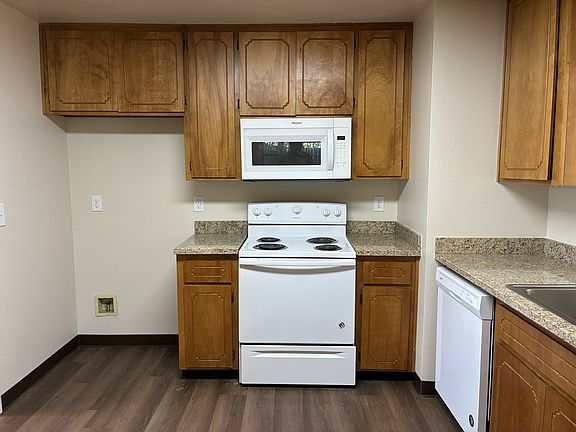 3rd image of 1800 La Corunna Pl APT D