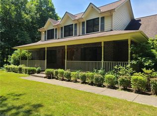 15025 Moss Woods Dr, Middlefield, OH 44062