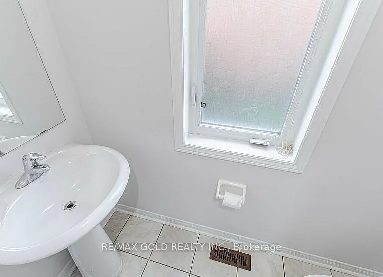 69 Portrush Trl — Photo 16
