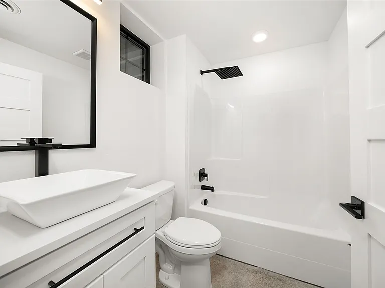 3328 E 55th Ave — Photo 25