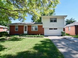 1121 Adams St, Lincoln, NE 68521