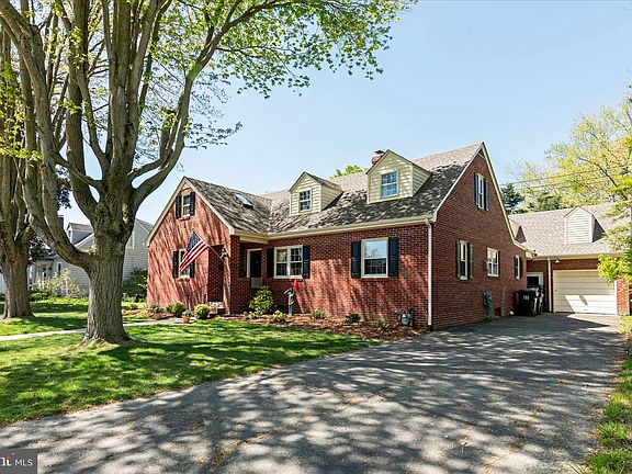 4th image of 219 Wye Ave