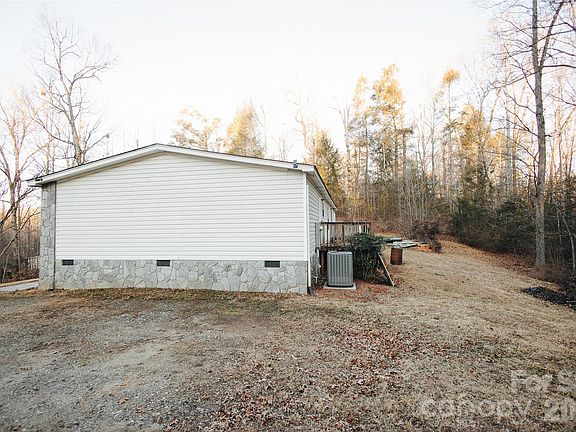 5th image of 2506 Lytle Mountain Rd