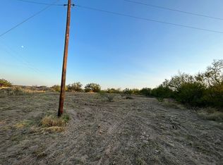 692 Toquigny Ln, Carrizo Springs, TX 78834