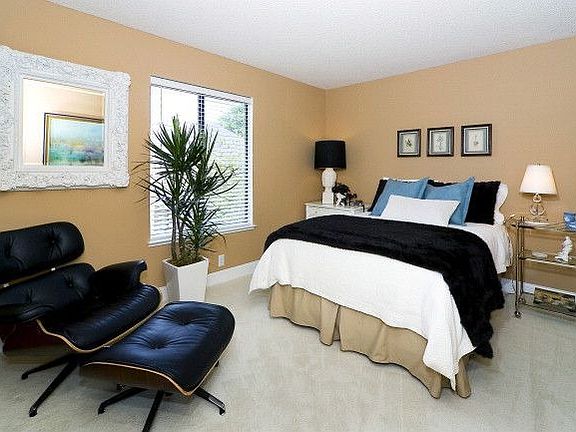 2nd image of 261 Crown Cir
