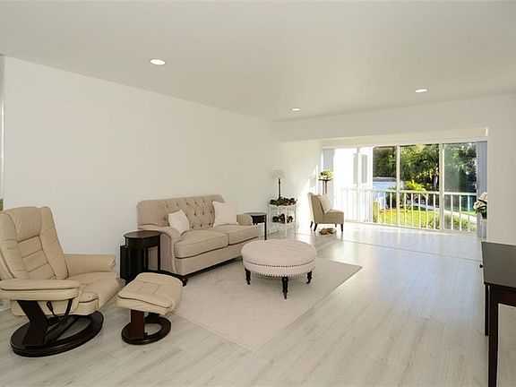 4th image of 5223 Wedgewood Ln #24