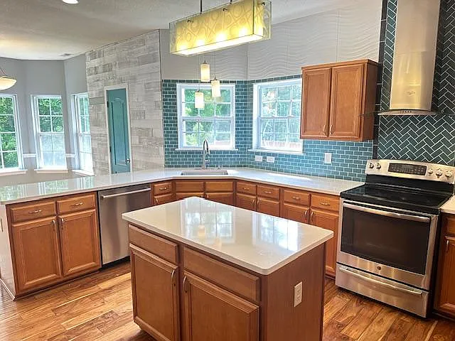 2565 Kentucky Derby Dr — Photo 11