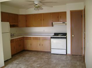 323 Cottonwood Ave APT 5, Hartland, WI 53029