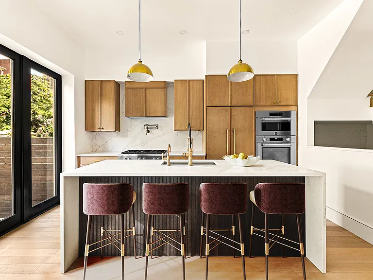 65 4th Pl #TRIPLEX — Photo 5