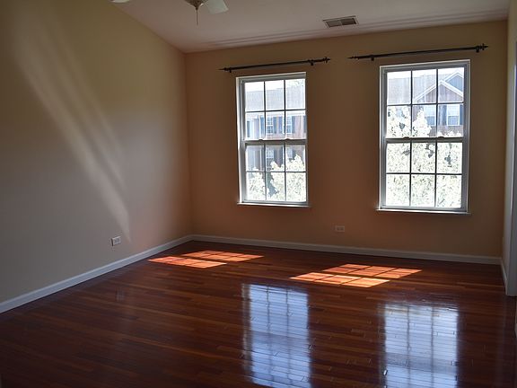 2nd image of 142 Willow Blvd