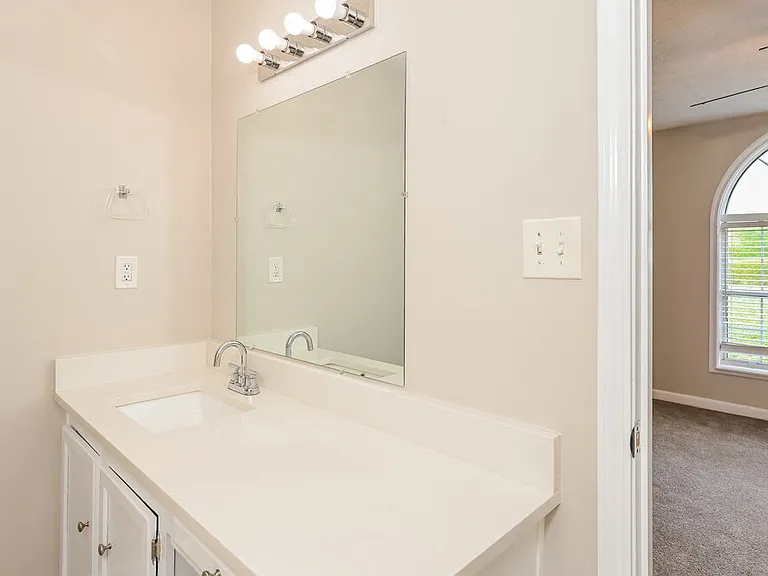 5406 Cindy Ln SE — Photo 11