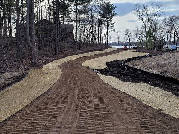 4th image of Engstrom Beach Rd