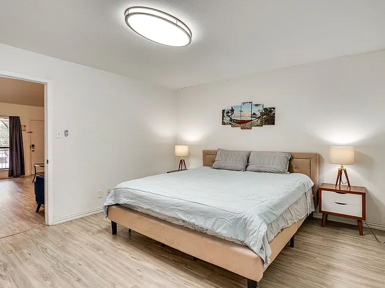 6646 E Lovers Ln — Photo 29