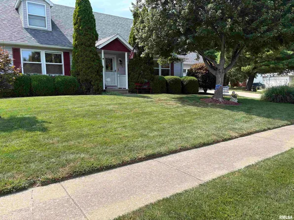 23 N Grand Ave, Jacksonville, IL 62650