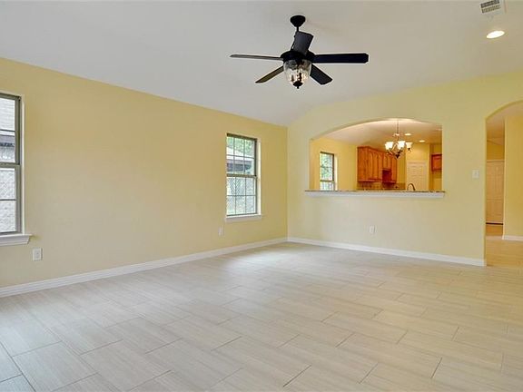 2nd image of 2030 Beaumont St