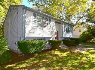 11 Wayland Trl, Narragansett, RI 02882