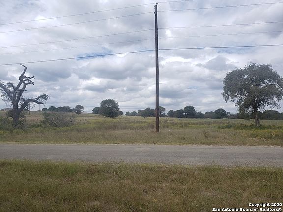 5th image of 747 Lake Valley Dr