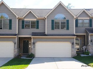 403 River Bluff Dr, Carpentersville, IL 60110