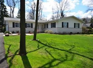 313 Walnut Ln, Oak Brook, IL 60523