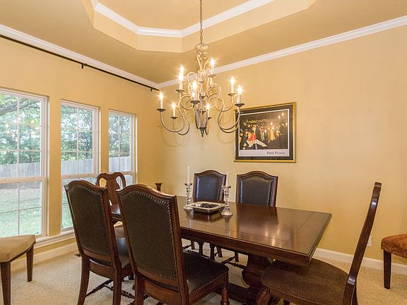 Neutral colors throughout