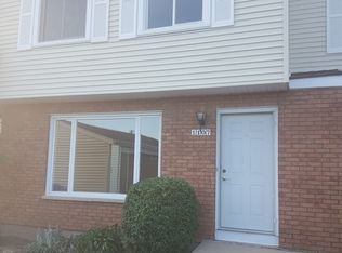 1107 Manchester Ct, South Elgin, IL 60177