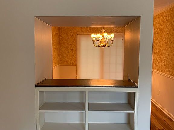 New paint throughout (3/20)