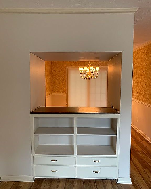 New paint throughout (3/20)