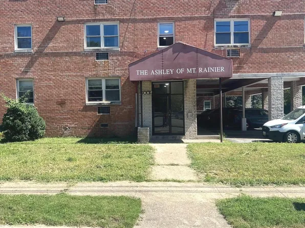 4001 29th St APT 202, Mount Rainier, MD 20712