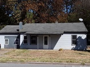 3035 Broad St, Clyde, NC 28721