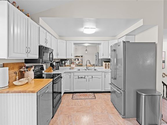3rd image of 3327 Palmer Rd