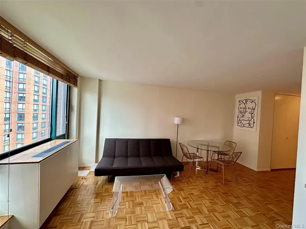 1 Irving Place #U17H, New York (Manhattan), NY 10003
