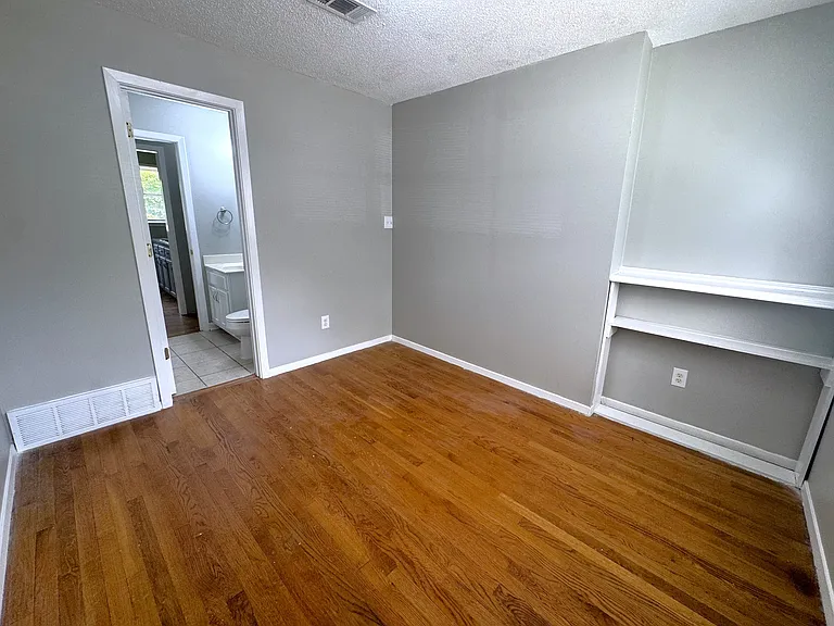 1100 Danita Cv — Photo 8
