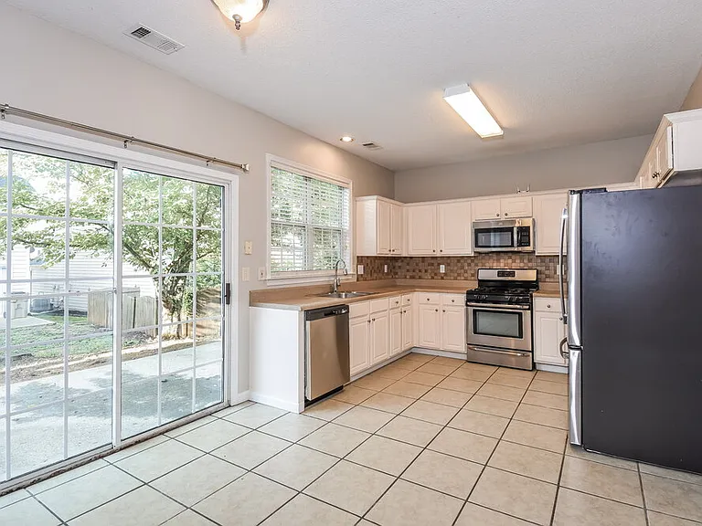 4125 Ridgefair Dr — Photo 8