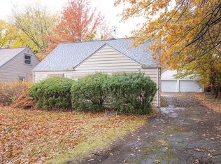 23901 Colbourne Rd, Euclid, OH 44123