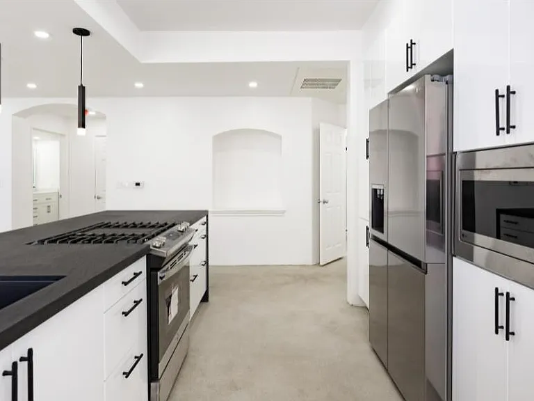 639 Huntley Dr #3 — Photo 9