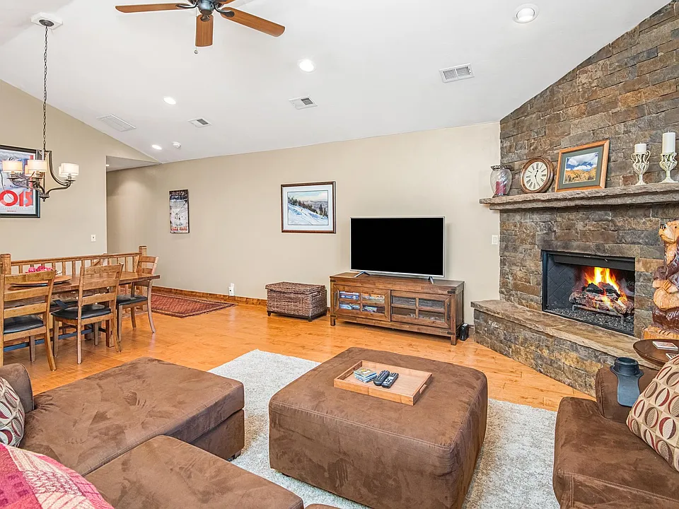Living/dining room