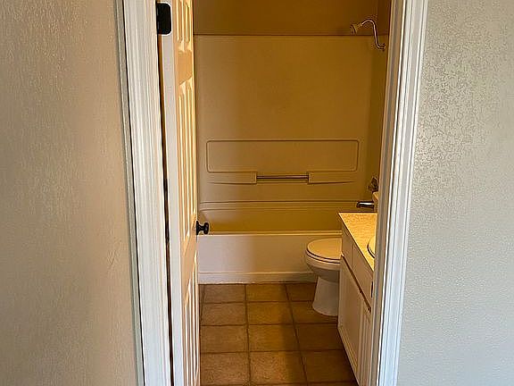 3rd image of 6057 Thornwood Dr