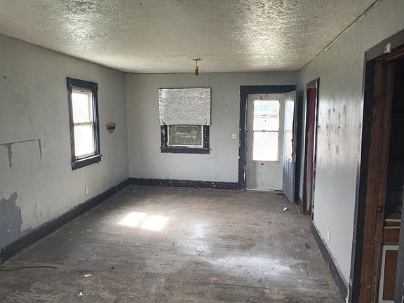 3rd image of 509-511 W 7th St