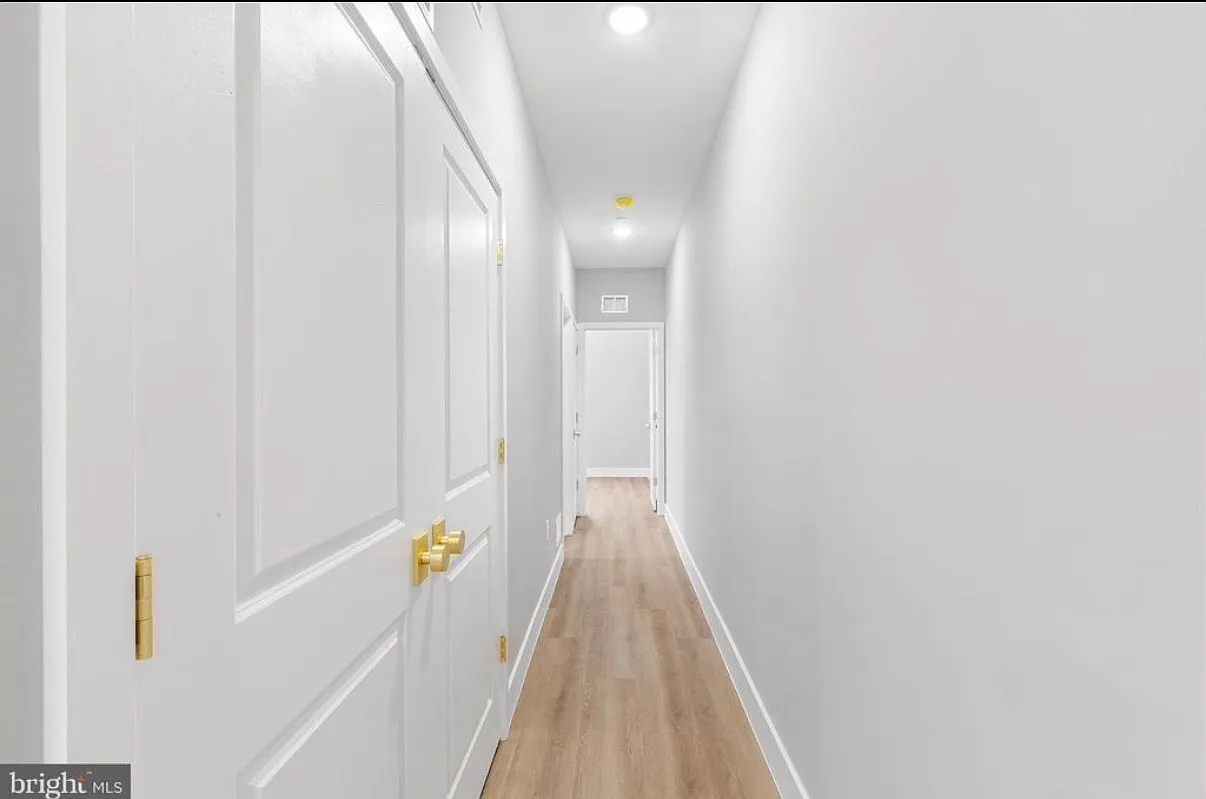 2 bed, 950 sqft, $1,900 — Photo 4