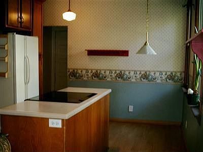 Kitchen/Eating Area