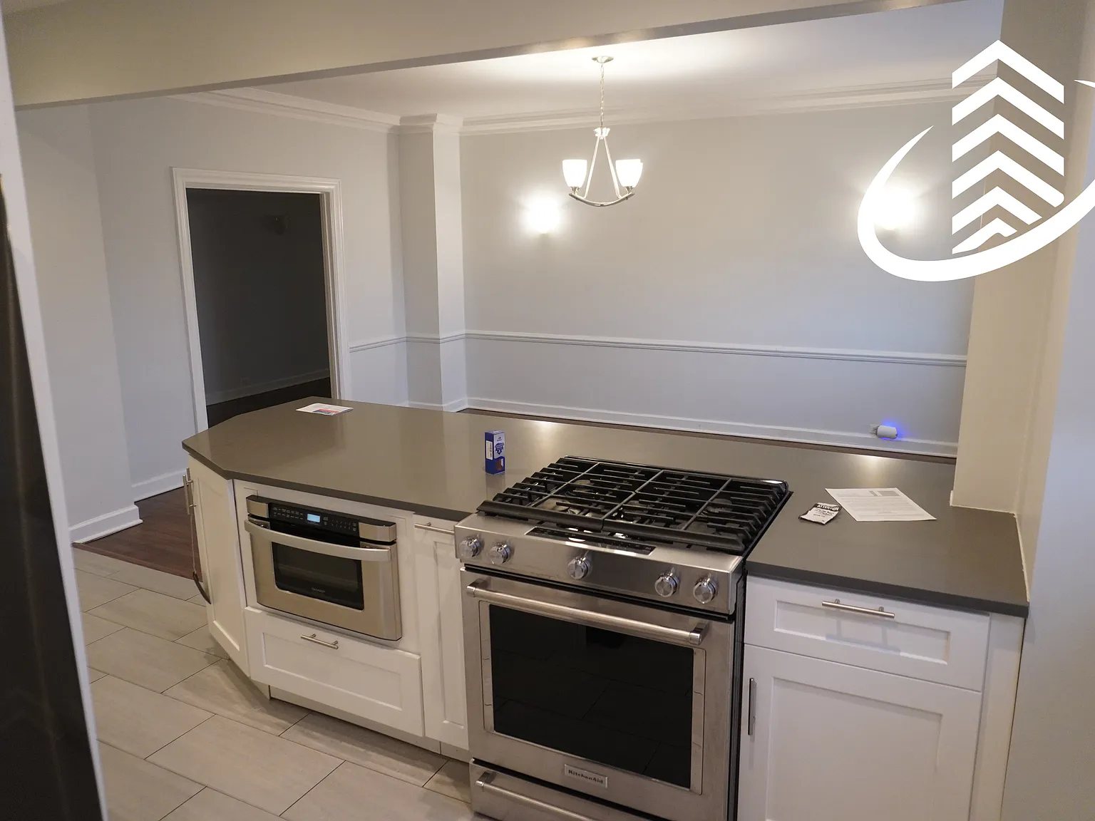 3 bed, 3.0 bath, $4,950 — Photo 3