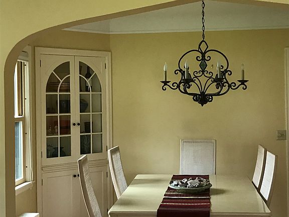 Dining room w/built-ins.