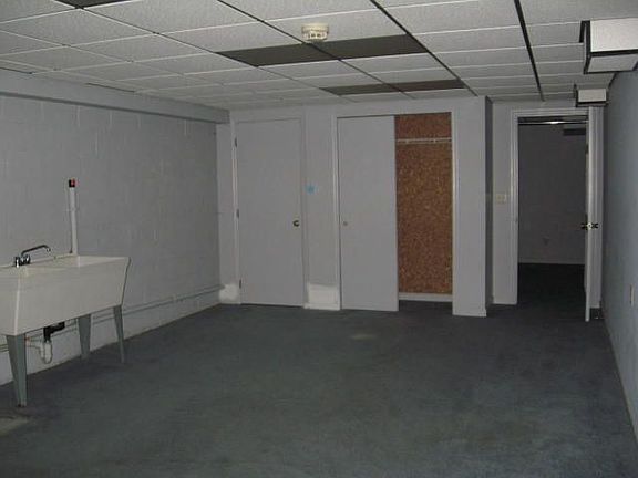 3rd image of 4565 Brockland Dr