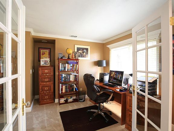5th image of 1306 Acacia Ct