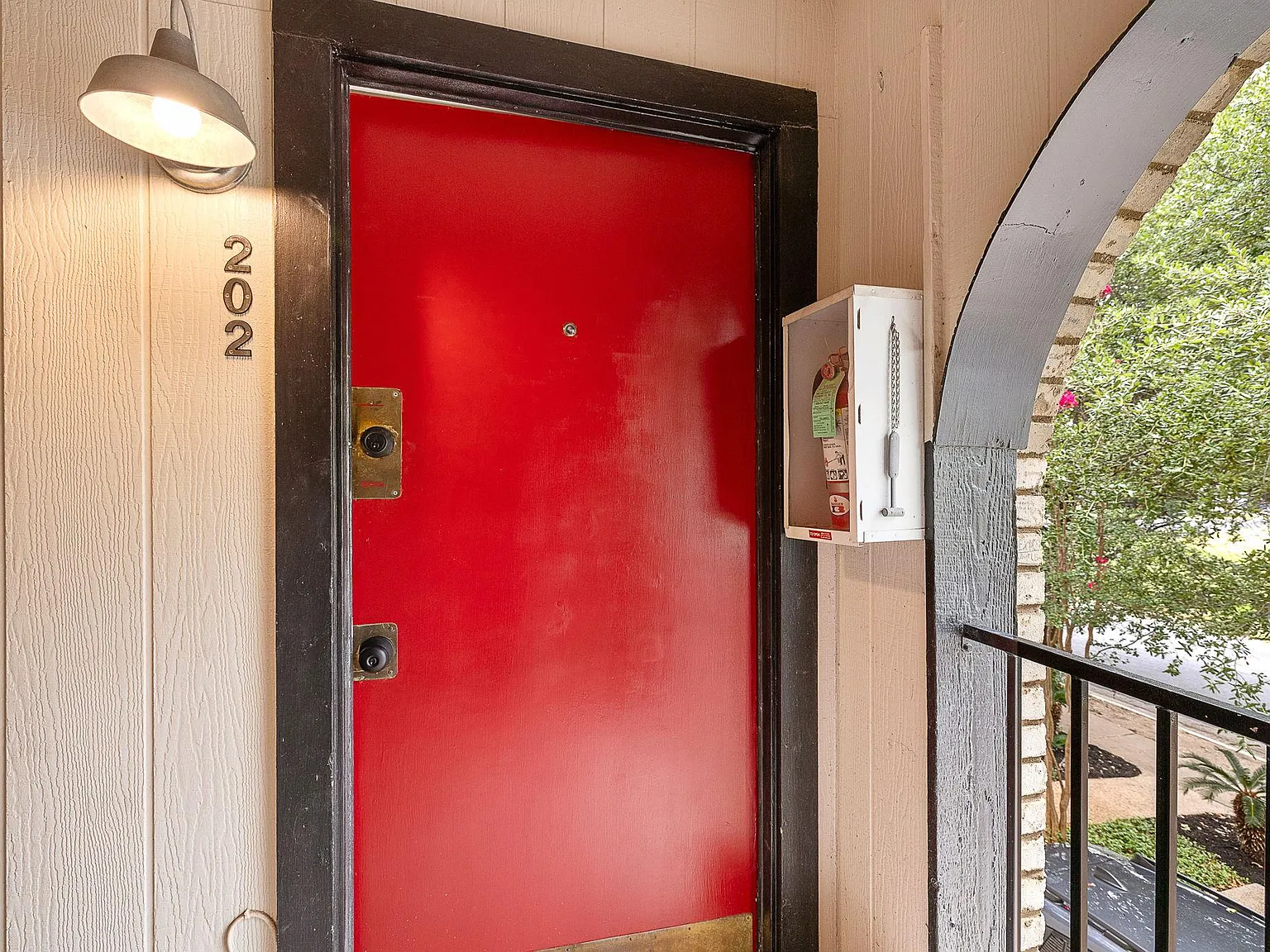 1 bed, 1.0 bath, 1080 sqft, $1,600 — Photo 3