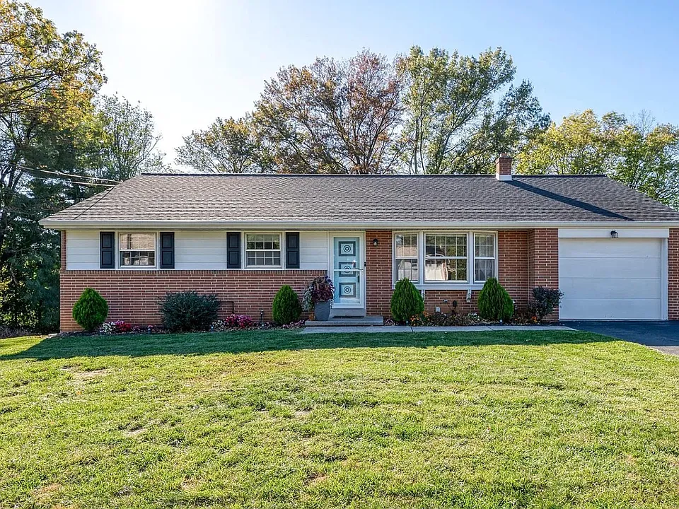 220 Tennyson Dr