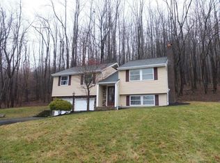 200 Spring Valley Ln, Waynesburg, OH 44688